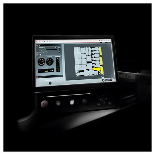 réalisation d'image industrielle, avec écran de contrôle d une machine de découpe numérique