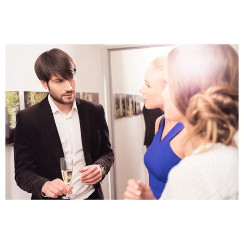 reportage corporate en making of d'une soirée entreprise networking avec mannequin
