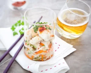 photographe culinaire bordeaux verrine poisson julienne legumes cidre fraicheur verrine de poisson blanc avec julienne de legumes fraicheur et verre de cidre