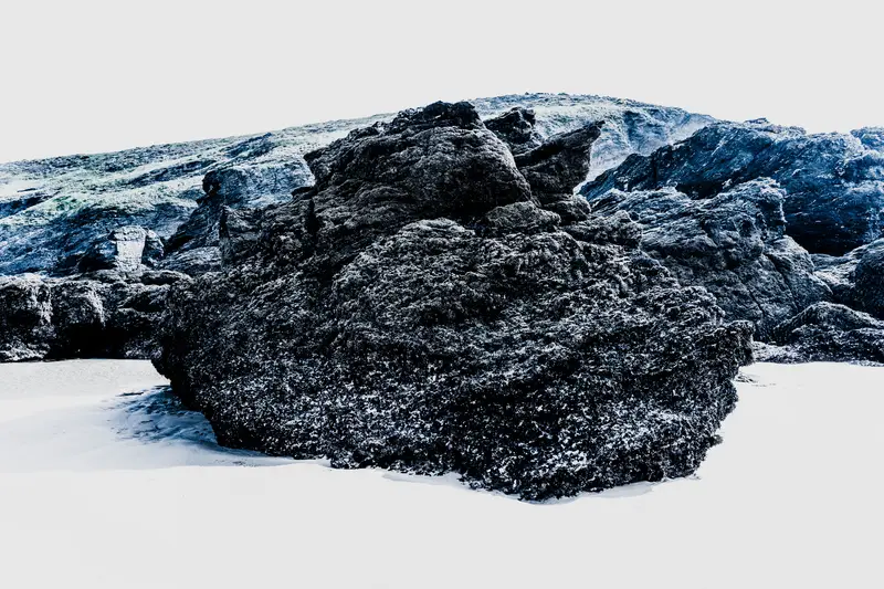Falaises et rochers saillants au bord de l’estran, Belle-Île-en-Mer – vision plasticienne