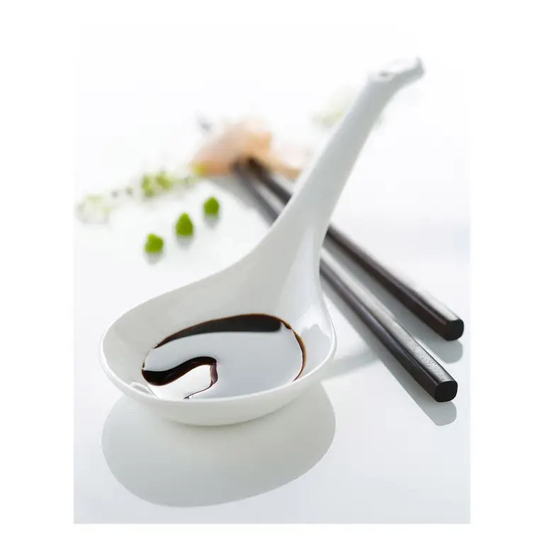 sauce soja et baguettes packshot asiatique