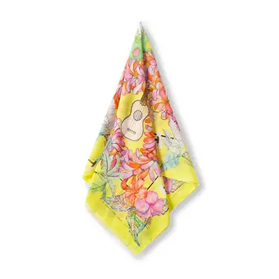 photographe Packshot accessoire d’un foulard jaune, vue face, sur fond blanc.