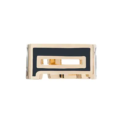 packshot produit d’un bijoux, vue face, sur fond blanc, prise en studio.