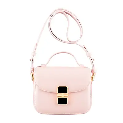 Photographie packshot d’un sac rose poudré, vue face, sur fond blanc, idéal shopify.