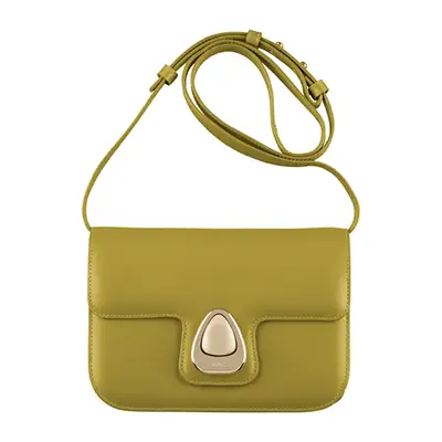 Photographie packshot d’un sac vert et boucle dorée, vue face, sur fond blanc, pour marketplace.