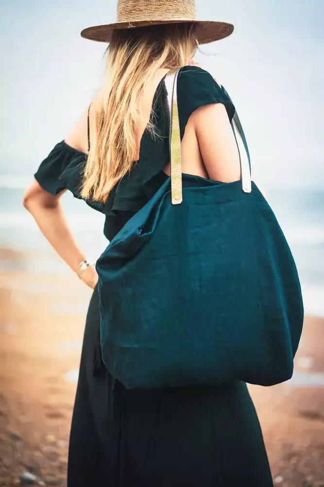 lookbook sac noir dos plage bordeaux.jpg
